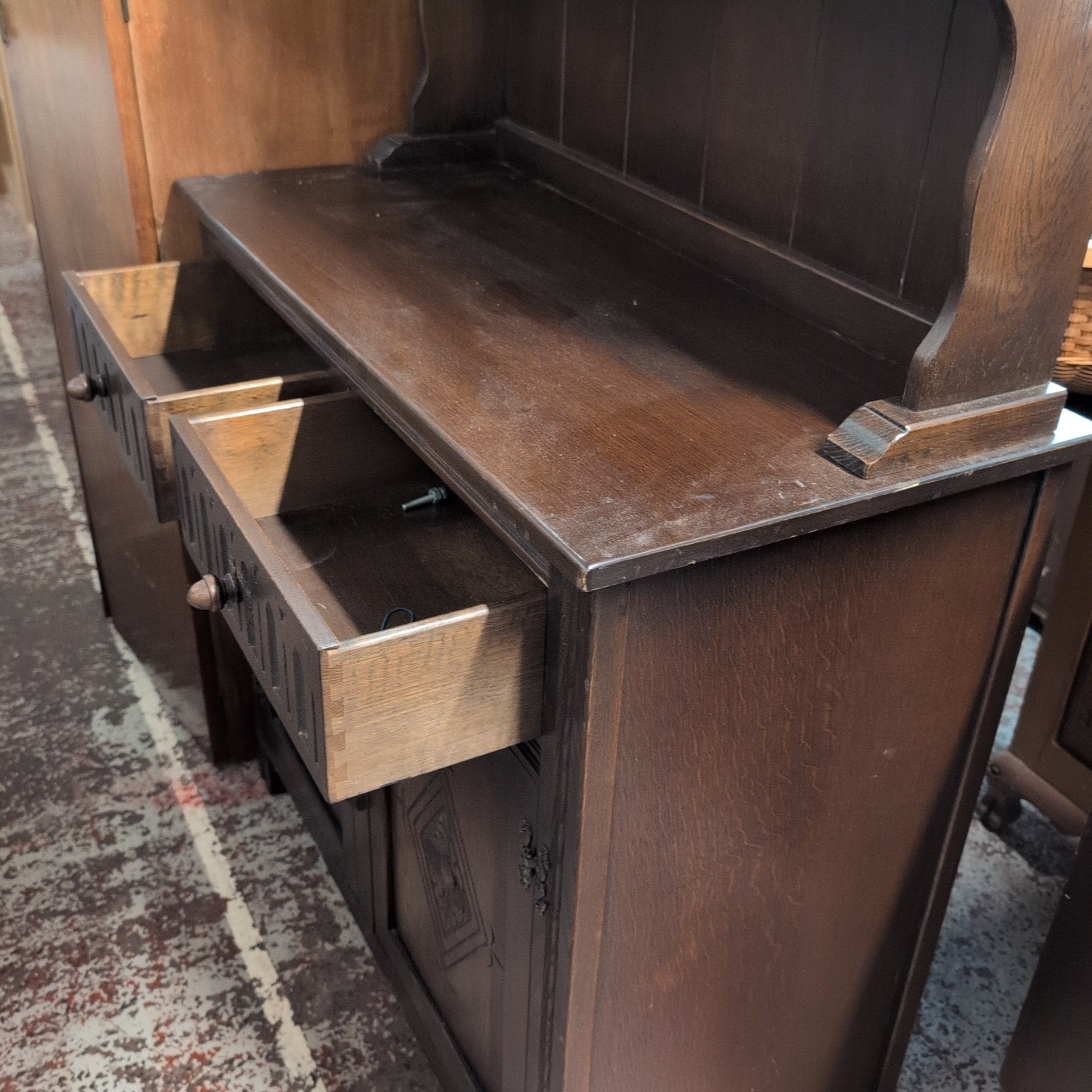 Dresser